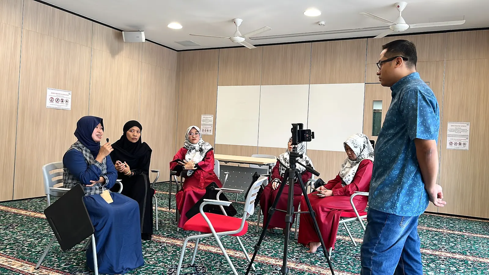 A community interaction session with speakers and Raudhatul Jannah participants